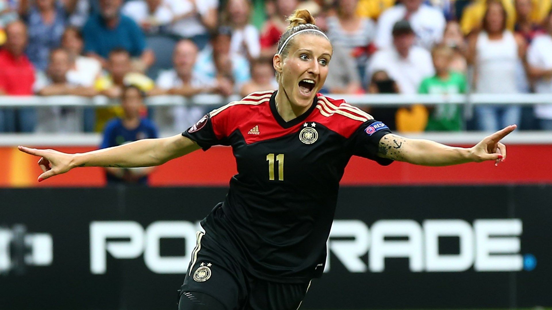 DUELLING CHERRIES FITTED JERSEY TOP